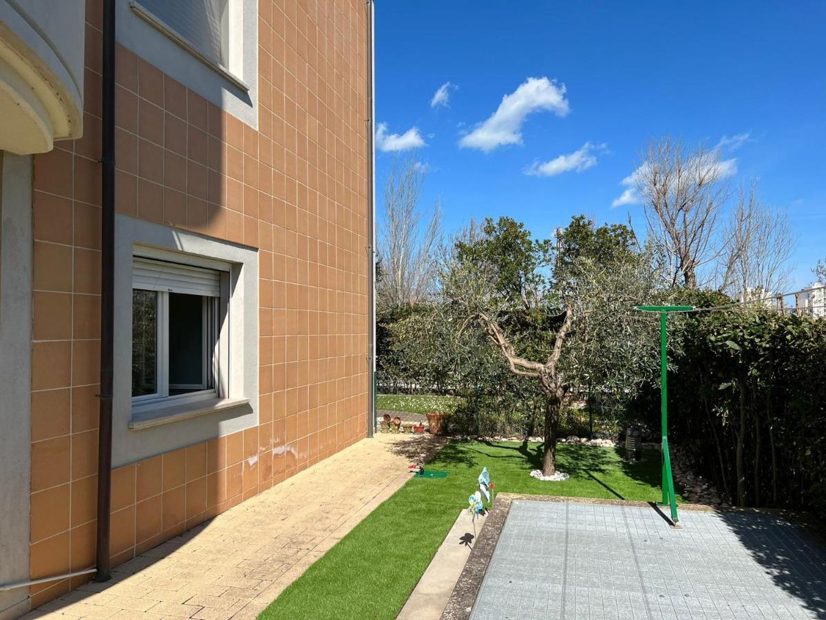 דירות סניגליה Nichi House מראה חיצוני תמונה