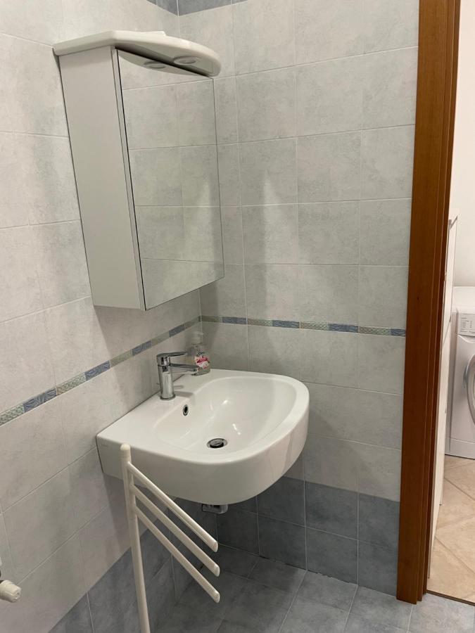 דירות סניגליה Nichi House מראה חיצוני תמונה
